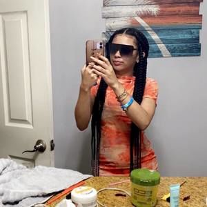 Meet your Posher, Michaela